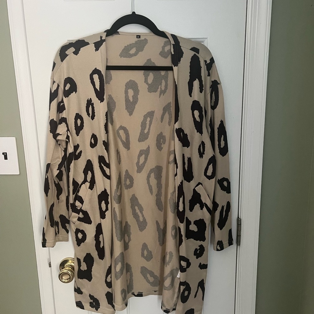 Amazon Leopard Print Cardigan in Black and Gray